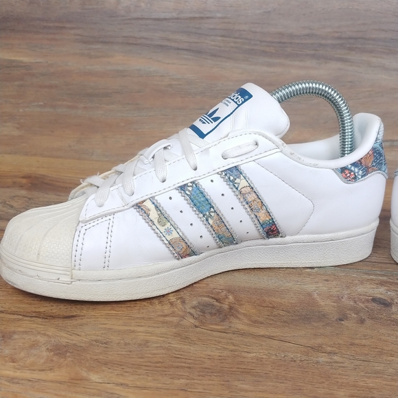 Adidas Superstar La marque Aux 3 bandes - Picture 9 of 13